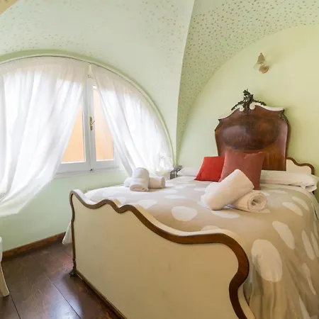 The Paintress With Private Patio Apartment *