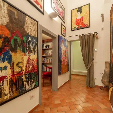 Apartment The Paintress With Private Patio *